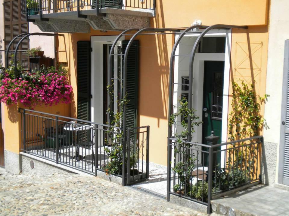 Il Nido Apartment Rezzonico Ngoại thất bức ảnh